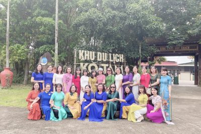 Chị em trường THCS Nguyễn Đình Chiểu tổ chức 20/10 sớm